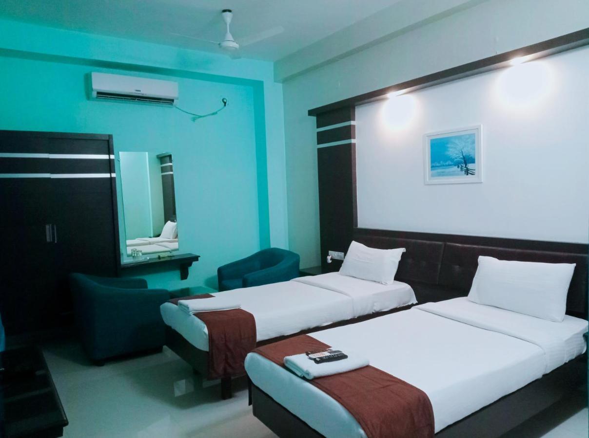 Pine Tree Aparthotel Kancheepuram Exteriör bild